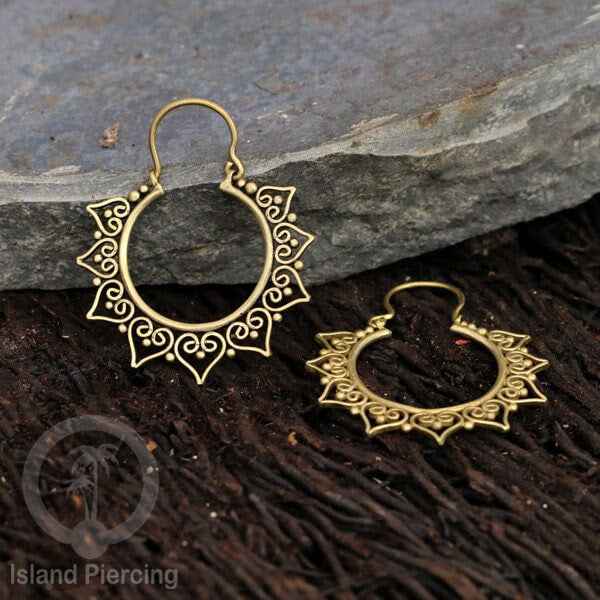 Anting dari bahan Kuningan Impor, motif klasik Bali, Tribal Brass Earrings 100% Nickel Free