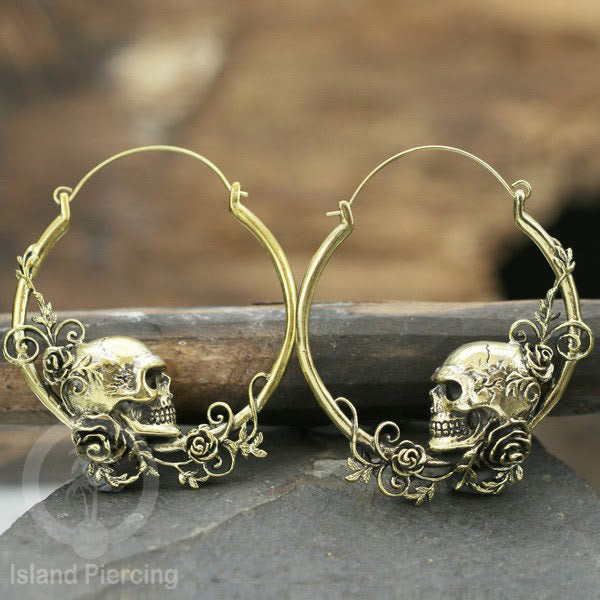 Anting Kuningan Tengkorak dengan Mawar selera Gotik, Gothic Skull Brass Earring