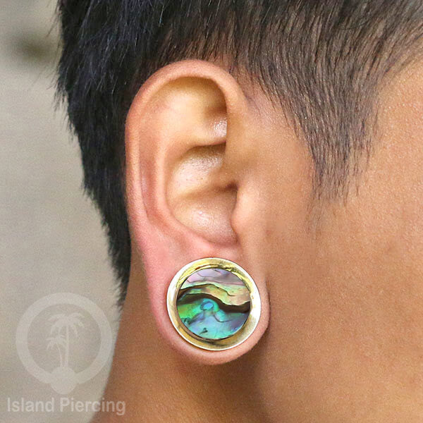 Brass Ear-plug Tindik plug kuningan dengan kerang asli ukuran 8-25mm