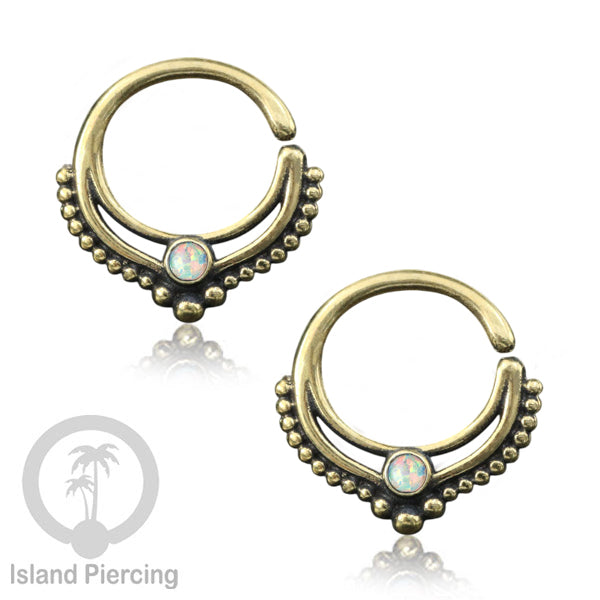 Septum piercing dan Tindik anting kuningan dengan batu, Daith, Helix dan Tragus Piercing
