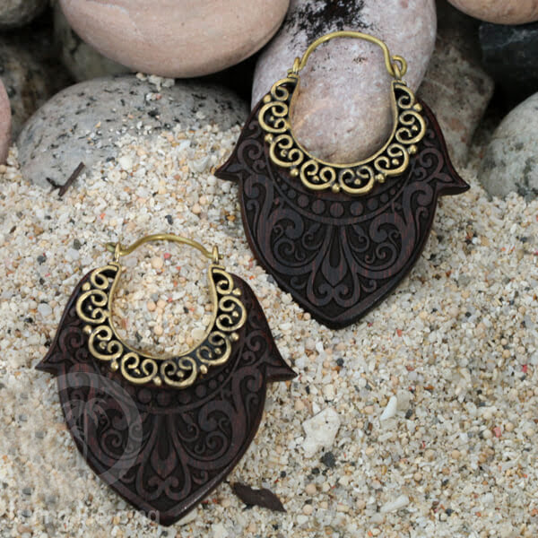 Anting Kayu Ukiran tangan dengan kuningan Hand carved Wood with Brass Earrings