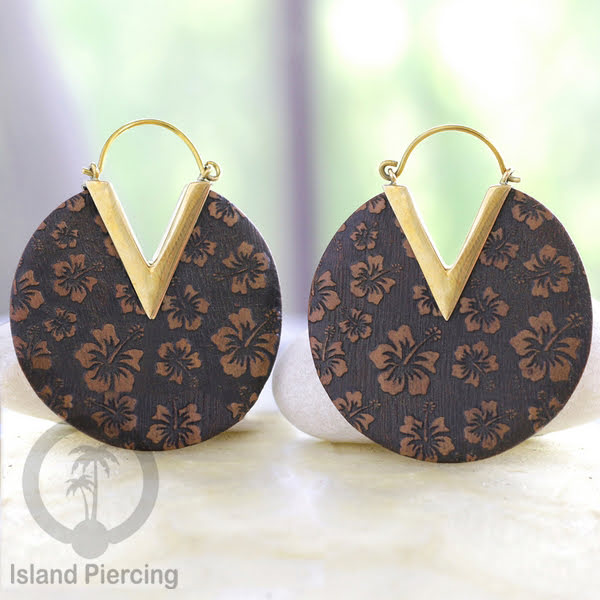 Anting Kayu Ukiran dengan Kuningan yang istimewa, Brass with Wood Earrings