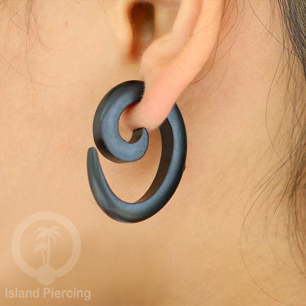 Fake wood piercing, Tindik palsu, Model Kayu Sono warna natural yang datar. Sistem Push