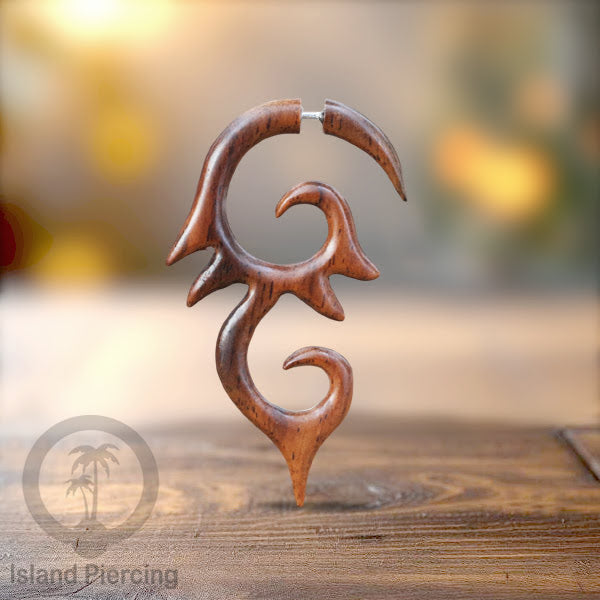 Anting Tindik Kayu ukiran tangan pakai sistem push cocok telinga. Fake wooden piercing jewelry