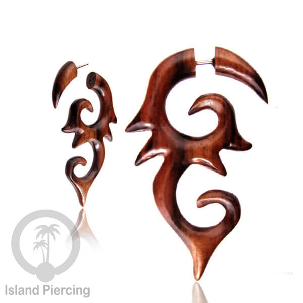 Anting Tindik Kayu ukiran tangan pakai sistem push cocok telinga. Fake wooden piercing jewelry