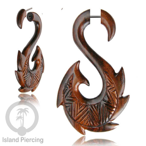 Anting Tindik ukiran Kayu pakai sistem push cocok semua lubang telinga. Fake wooden piercing