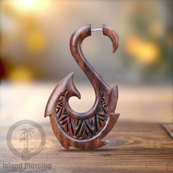 Anting Tindik ukiran Kayu pakai sistem push cocok semua lubang telinga. Fake wooden piercing