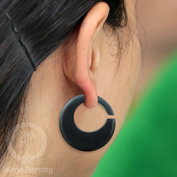 Fake wood piercing, Tindik palsu, Model Kayu Sono warna hitam Sistem Push, untuk semua lubang telinga