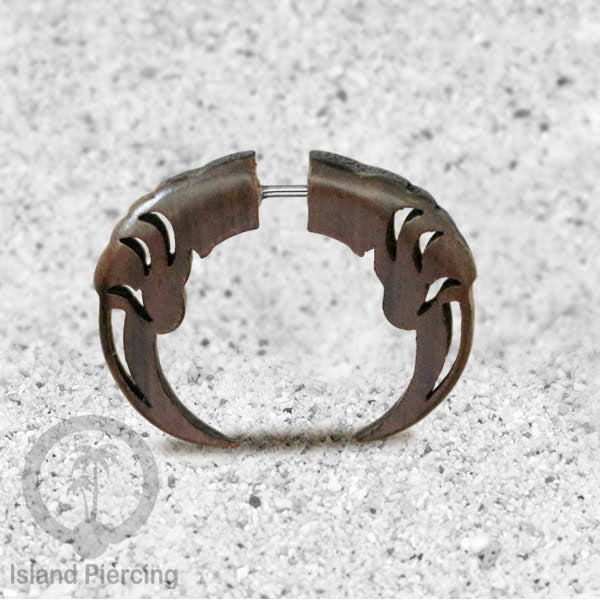 Anting kayu "Fake Piercing" model telinga dengan ukiran unik. Fake Piercing Expanders with push system