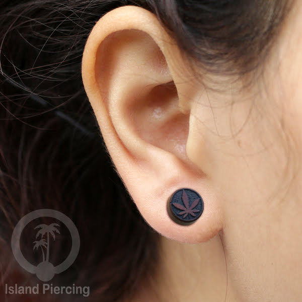 Fake Wood Piercing, Anting Plug kayu sistem push dari kayu Sawo banyak variasi