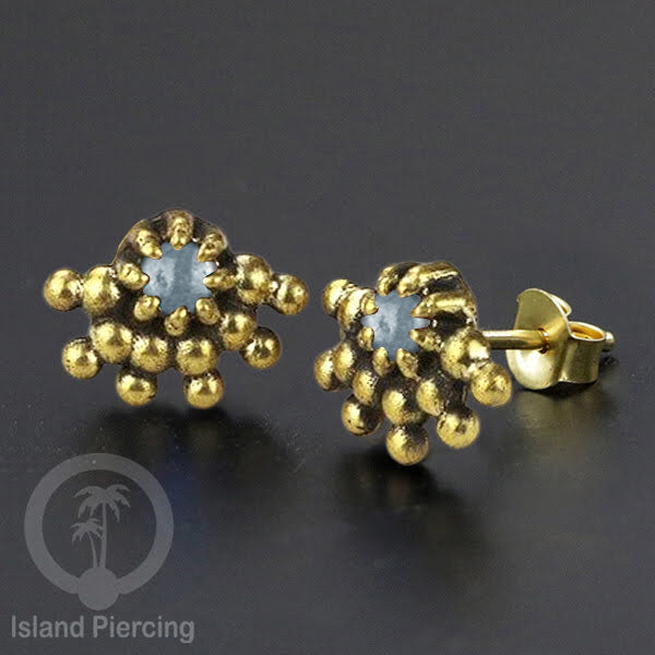 Anting Stud Kuningan dengan Batu Bulan Brass Ear-studs with Moon Stone