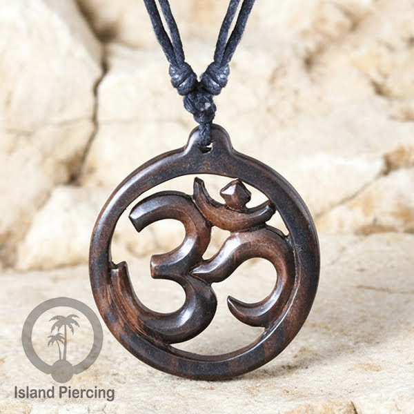 Kalung bandul kayu ukiran tangan dari Bali Carved Wood Pendant Necklaces