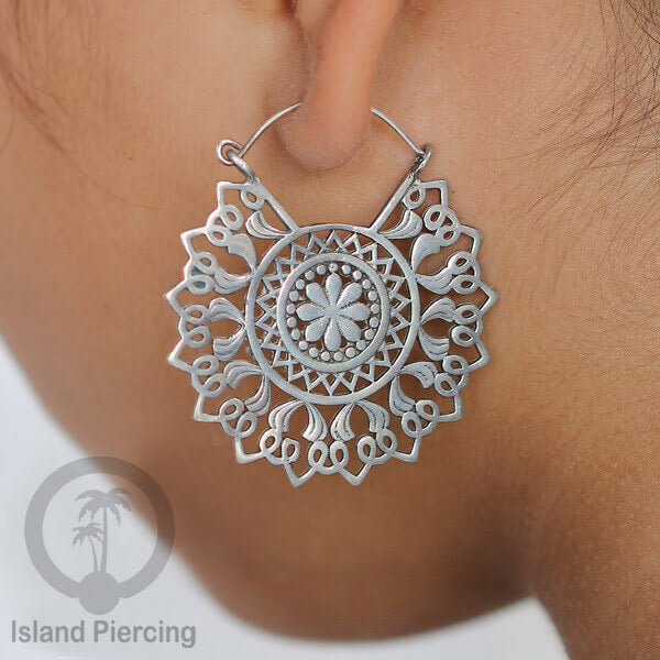 White Brass Tribal Earrings, Anting Kuningan Putih pilihan desain Etnik Pulau Bali