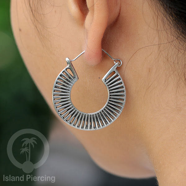 Anting Kuningan Putih inspirasi Pulau Bali, White Brass Earring Bali Style