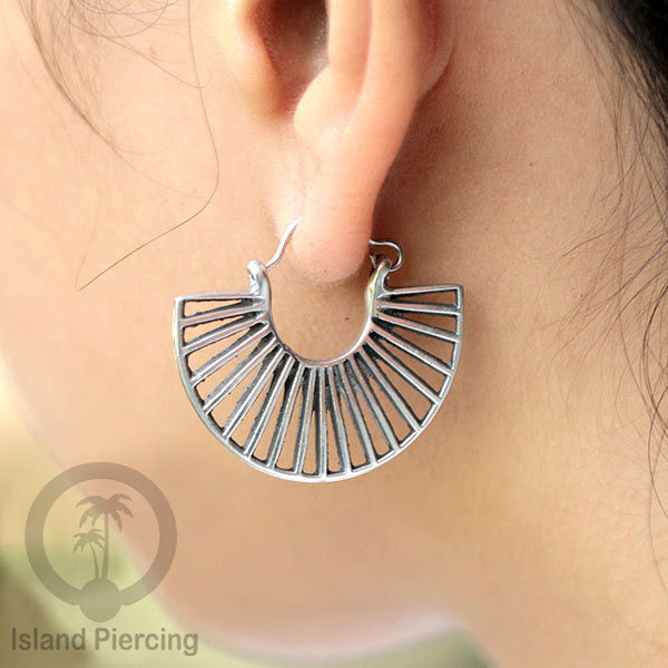 Anting Kuningan Putih inspirasi Pulau Bali, White Brass Earring Bali Style