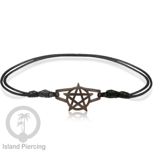 Gelang Tangan Tali yang pakai Liotin kayu banyak pilihan desain yang menarik, cocok untuk semua umur