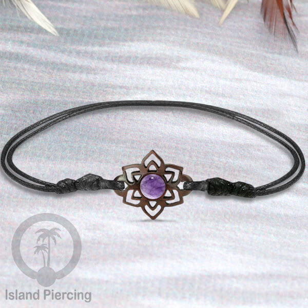 Gelang Tangan Tali yang pakai Liotin kayu Sono dengan isi batu atau kerang asli