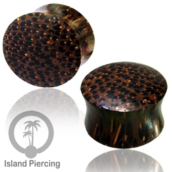 Plug tindik buatan tangan dari kayu yang macam-2.Wood plug Piercing Ear Plug kualitas sangat bagus.