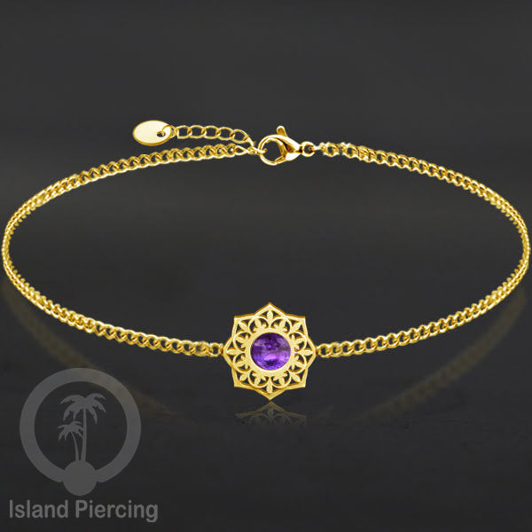 Gelang stainless steel berornamen dengan berbagai desain dan batu epoksi berwarna. Warna gold.