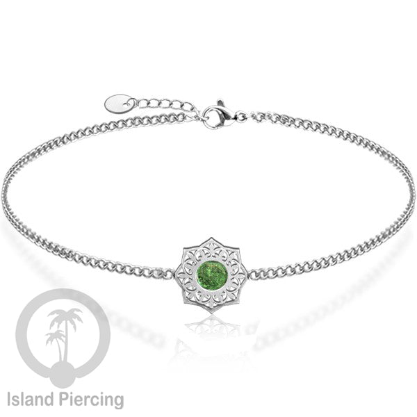 Gelang stainless steel, berornamen dengan berbagai desain dan batu epoksi berwarna. Warna silver.