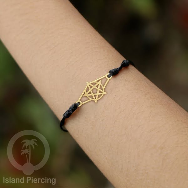 Gelang Tangan buatan baja Stainless Steel warna gold banyak pilihan motif. Cocok untuk Anak dan Dewasa
