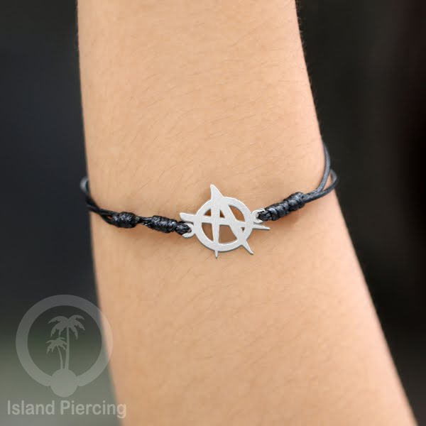 Gelang Tangan buatan baja Stainless Steel warna silver banyak pilihan motif. Cocok untuk Anak dan Dewasa