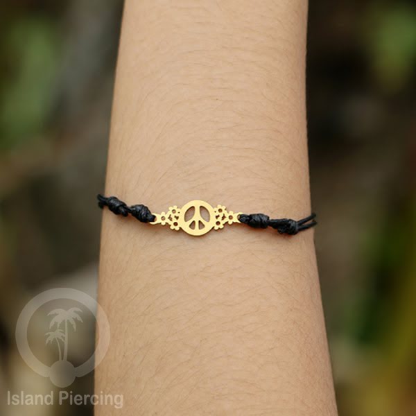 Gelang Tangan dari baja Stainless Steel warna gold banyak pilihan desain yang asyk, cocok untuk semua umur