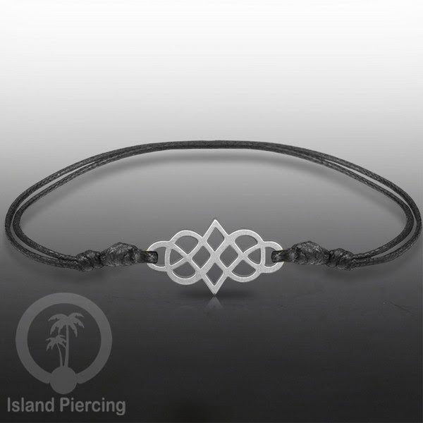 Gelang Tangan dari baja Stainless warna silver dengan pilihan desain yang cocok untuk semua umur