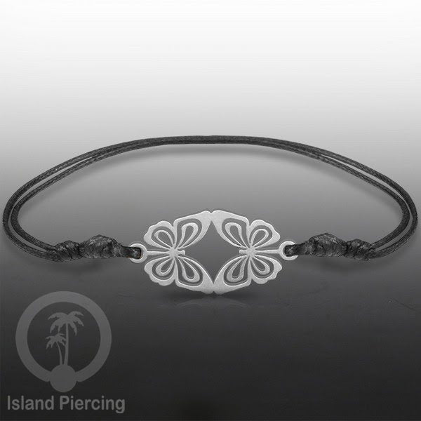 Gelang Tangan dari baja Stainless warna silver dengan pilihan desain yang cocok untuk semua umur