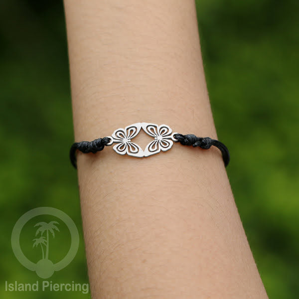 Gelang Tangan dari baja Stainless warna silver dengan pilihan desain yang cocok untuk semua umur