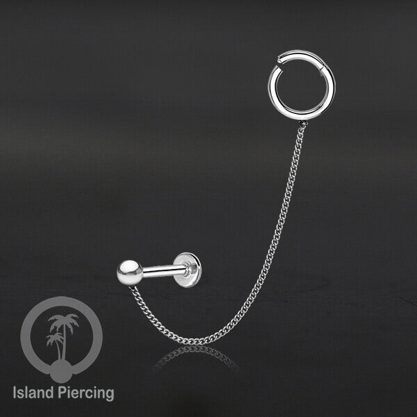 Piercing Set warna silver dengan Labret dan Hinged Segment Ring di sambung dengan Rantai.