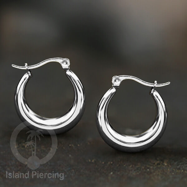 Anting hoop yang sedikit tebal buatan stainless steel earring, pilihan warna gold dan silver