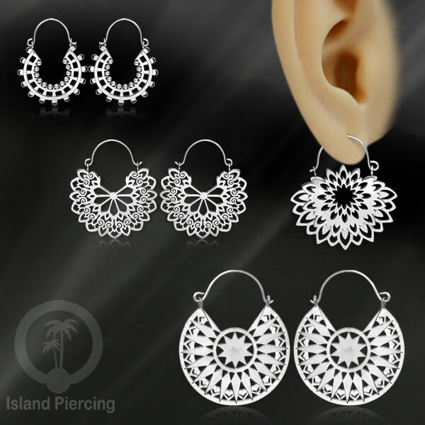 Anting stainless 3 lapis warna silver motif unik, hanya ada di Island Piercing