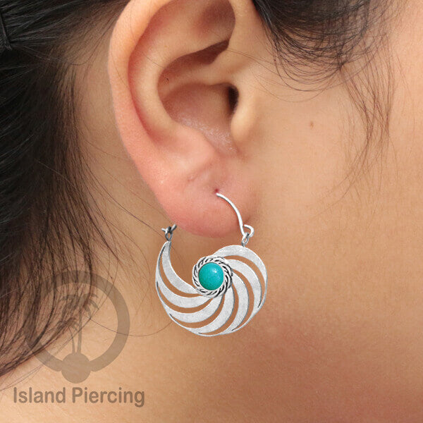 Anting stainless warna silver dengan banyak pilihan warna epoxy