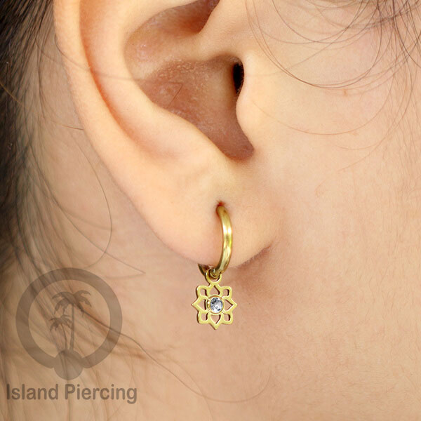 Anting Hoop warna gold dengan Charm, Hiasan Perhiasan, berisi warna epoxy atau Kristal Zirconia