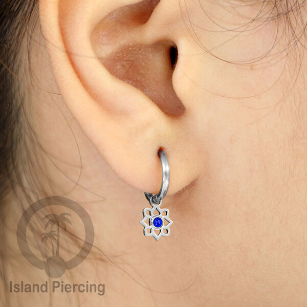 Anting Hoop warna Silver dengan Charm, Hiasan Perhiasan, berisi warna epoxy atau Kristal Zirconia