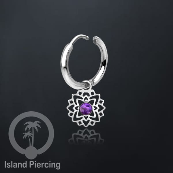 Anting Hoop warna Silver dengan Hiasan Perhiasan kecil, Charm, berisi warna epoxy atau Kristal Zirconia