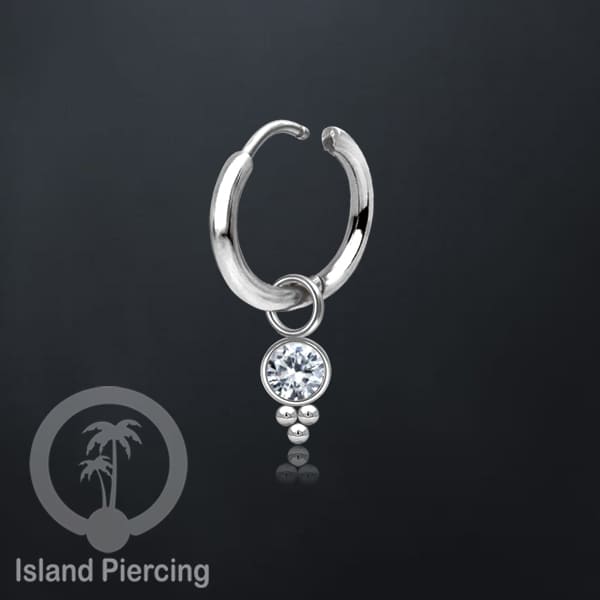 Anting Hoop warna silver dengan Hiasan Perhiasan kecil, Charm, kristal bening pilihan banyak model