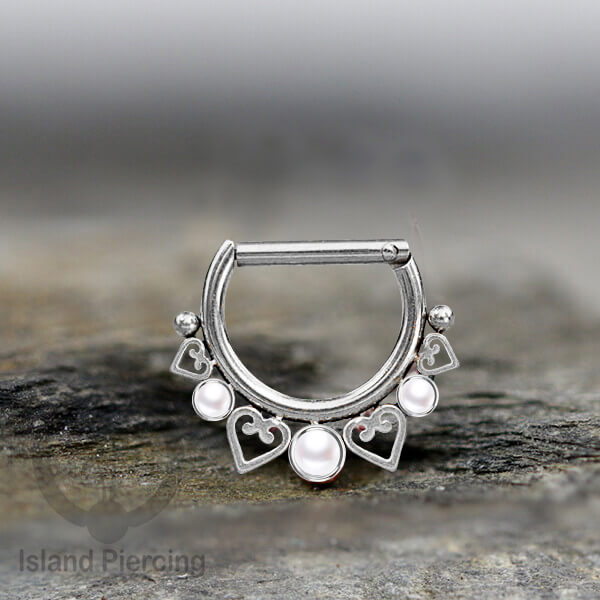 Hinged Septum clicker Piercing Hidung Stainless steel dengan 3 batu dan hati kecil