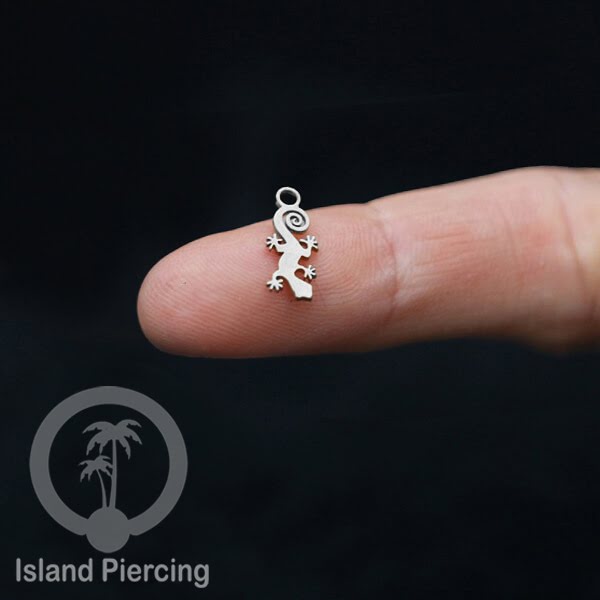 Piercing Charm Liotin Stainless warna silver yang bisa pasang di Tindik dasar semua model tersedia di toko Island Piercing