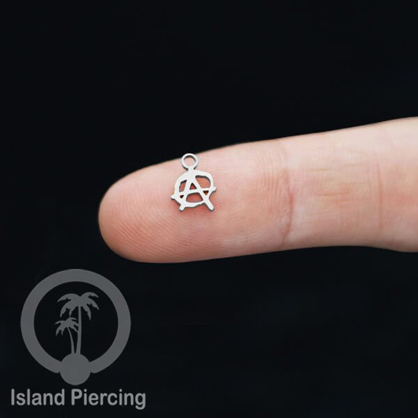 Piercing Charm Liotin Stainless warna silver yang bisa pasang di Tindik dasar semua model tersedia di toko Island Piercing