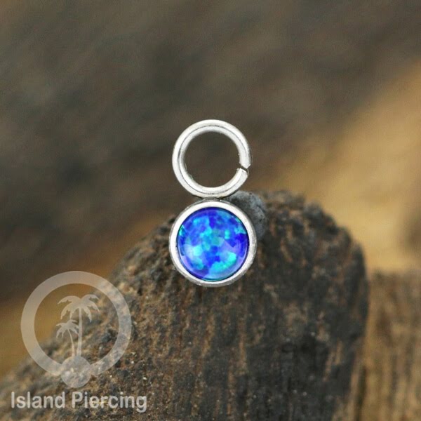 Piercing Charm yang Liotin Stainless manis warna silver dengan batu kecil pilihan warna
