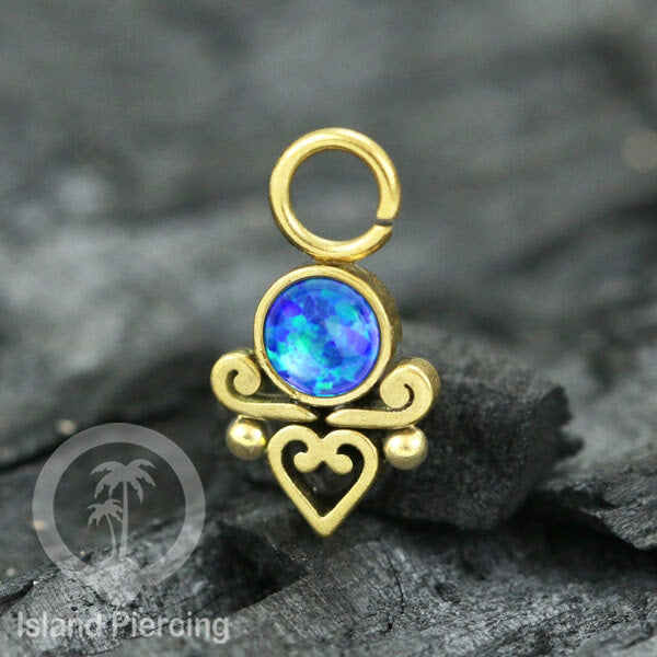 Piercing Charm yang Liotin Stainless manis warna gold dekorasi hati kecil dan batu berwarna