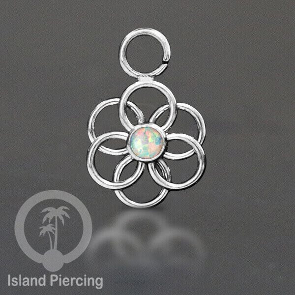 Piercing Charm yang Liotin Stainless bentuk flower of Life dengan batu kecil
