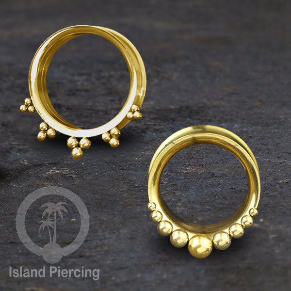 Anting tunnel Piercing stainless warna gold sederhana tapi cantik Body Jewelry