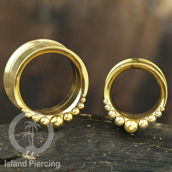 Anting tunnel Piercing stainless warna gold sederhana tapi cantik Body Jewelry