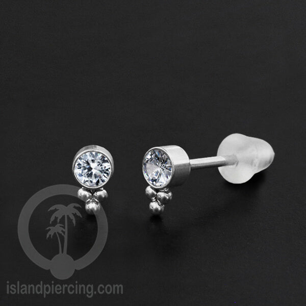 Anting Stud Stainless Earring warna silver dengan batu Kristal Zirconia