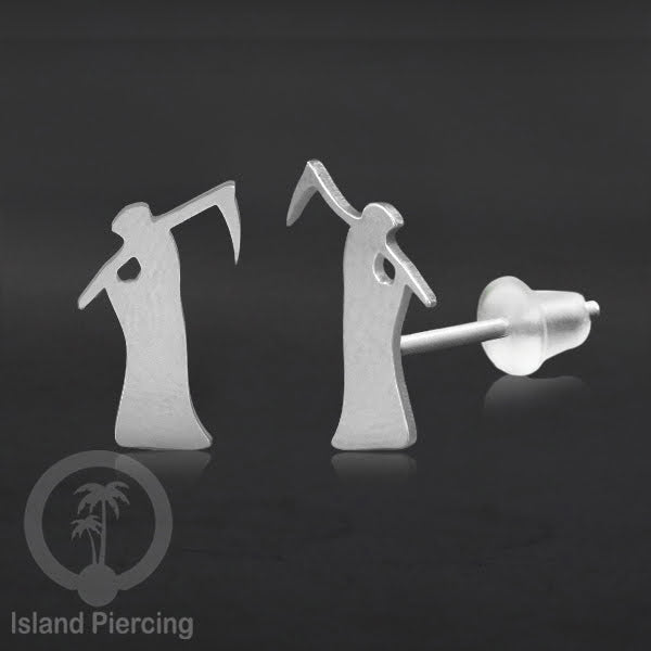 Anting Stud Stainless warna silver design serum Halloween model Tengkorak, Peti, Sihir