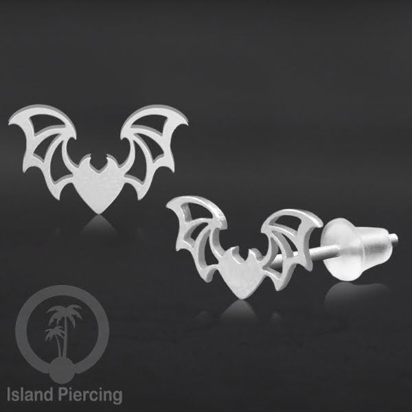 Anting Stud Stainless warna silver design serum Halloween model Tengkorak, Peti, Sihir