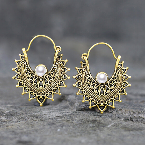 Anting kuningan dengan batu turquoise atau batu onyx hitam, Brass Earring with Stone